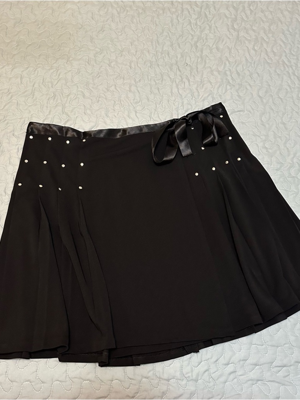 Black Studded Detail Pleated Women’s Mini Skirt - Picture 3 of 7